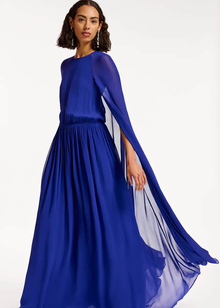 Dunkelblaues Maxikleid mit Cape-ähnlichen Ärmeln