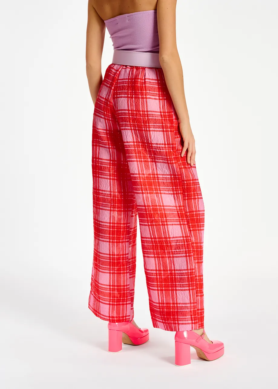 Wijde broek met roze en rood ruitjesmotief