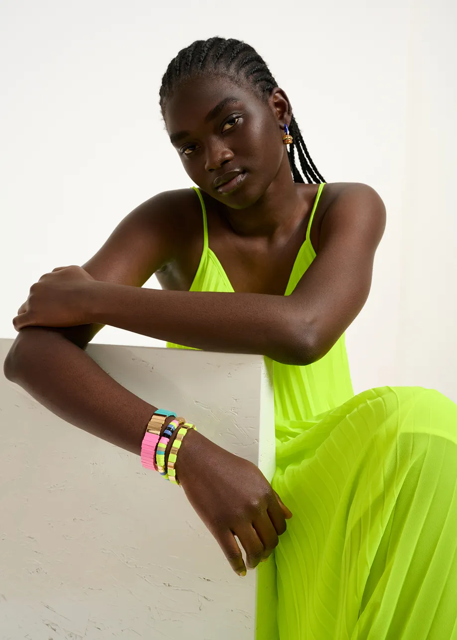Set van drie gouden, roze en fluogele armbanden