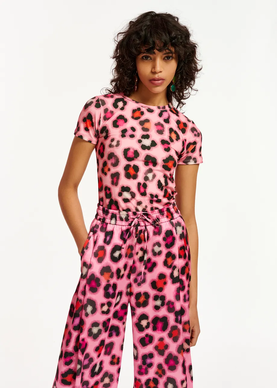 Pink T-shirt with multicolor leopard print