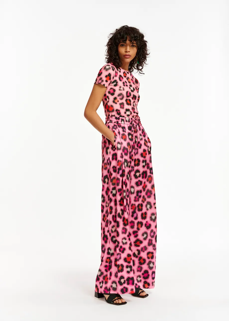 Pink T-shirt with multicolor leopard print