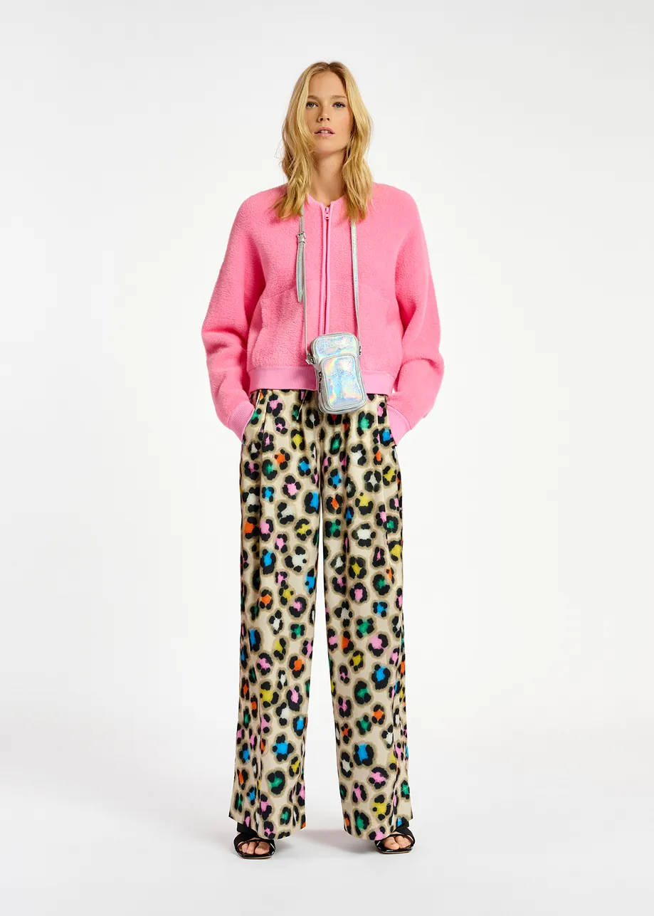 Blouson aviateur rose en tricot pelucheux