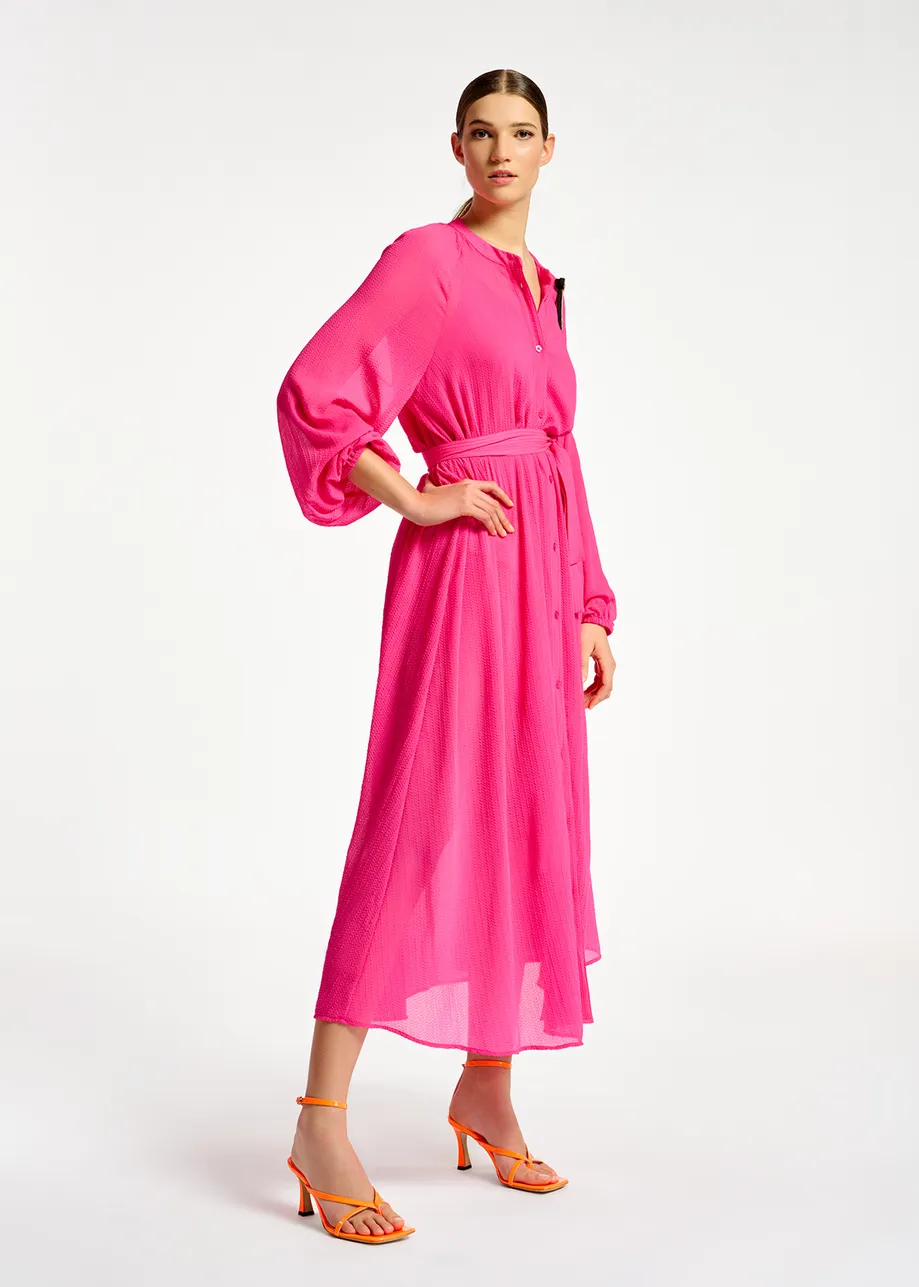 Robe chemise midi fuchsia avec ceinture