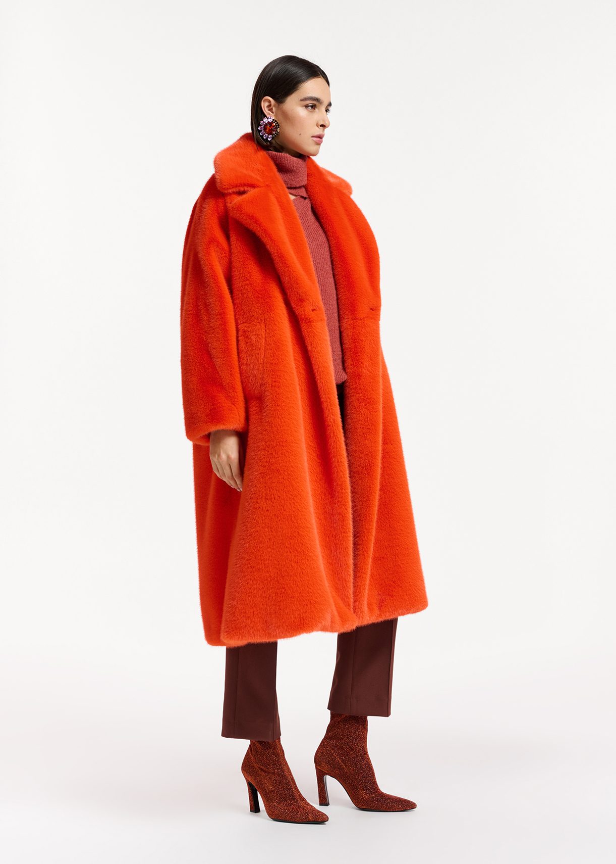 Manteau crois en fausse fourrure rouge Essentiel Antwerp France