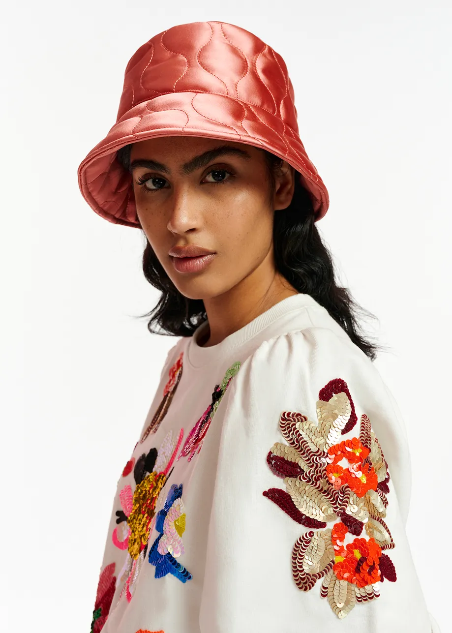 Bob en satin rose vintage