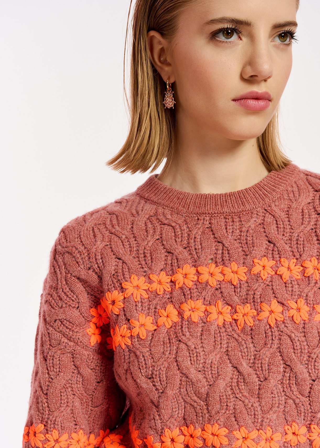 Dark peach cable knitted sweater with embroideries Essentiel