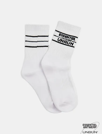 Chaussettes blanches côtelées avec logo - collaboration avec UNRUN