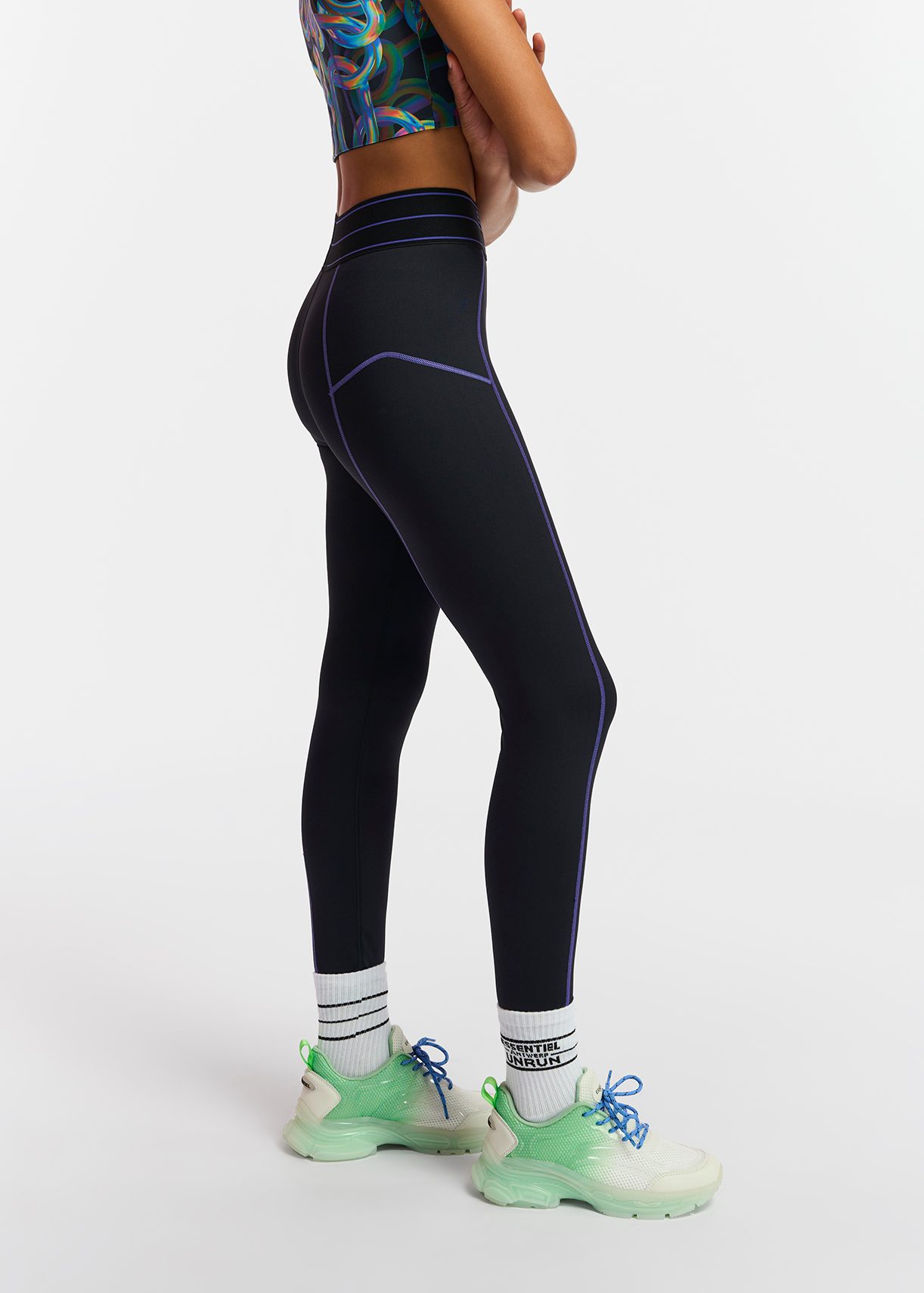 Zwarte sportlegging samenwerking met UNRUN Essentiel Antwerp