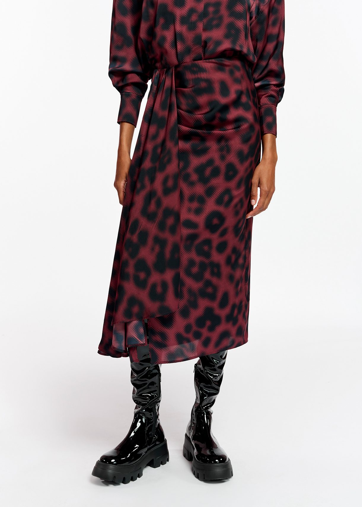 Zara red leopard print sales skirt