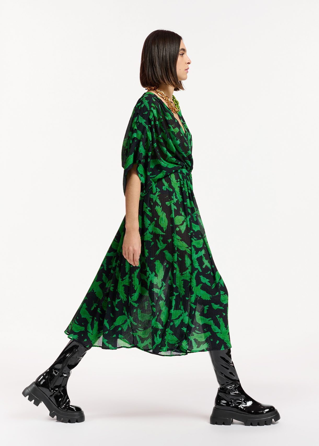 Robe midi portefeuille noire et verte Essentiel Antwerp France