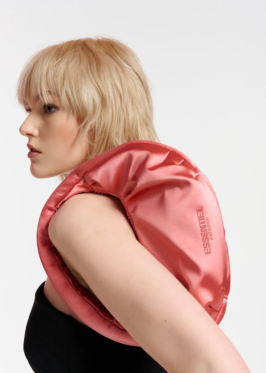 Sac à main en satin rose vintage