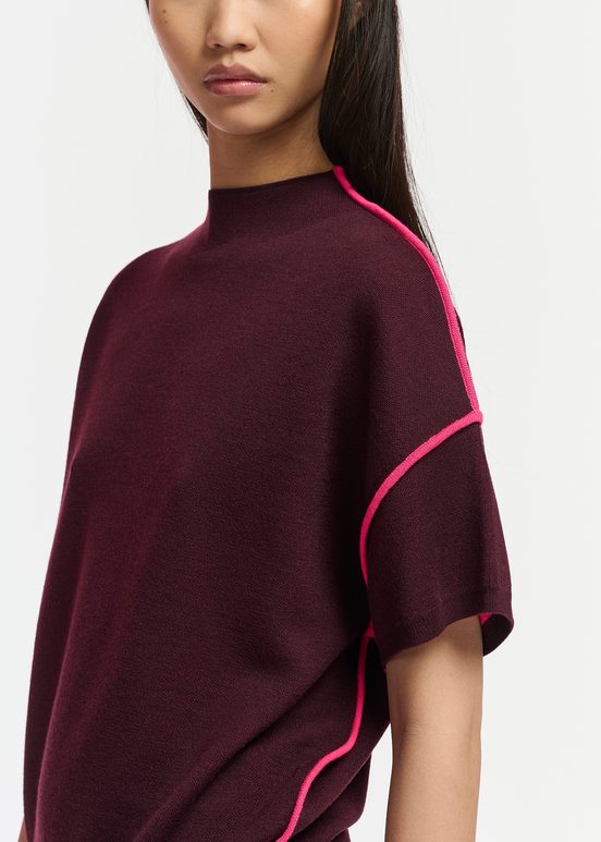 Burgundy short-sleeved sweater with neon pink piping