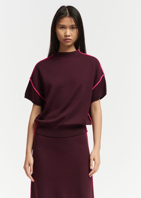 Burgundy short-sleeved sweater with neon pink piping