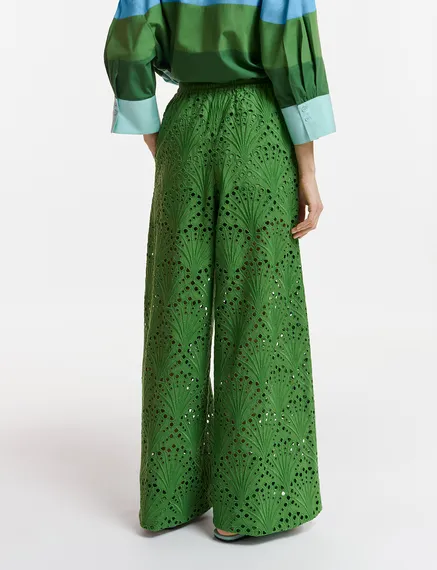 Groene katoenen broek in broderie anglaise