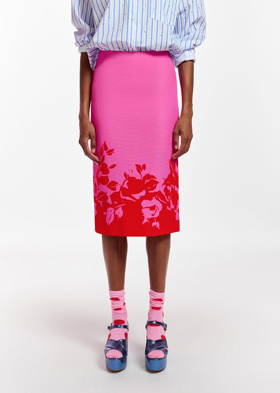 Roze en rode midirok met bloemenprint