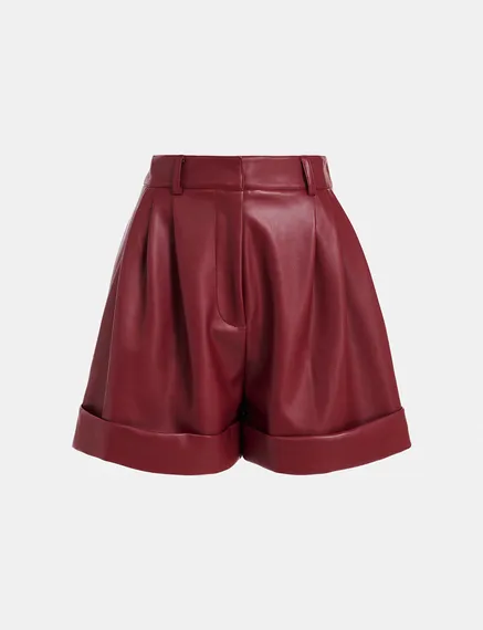 Weinrote Kunstleder-Shorts