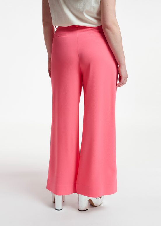 Pantalon rose à jambes larges