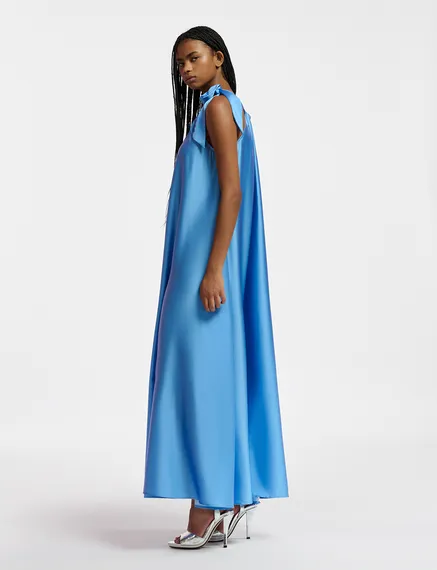 Robe maxi bleue à encolure américaine