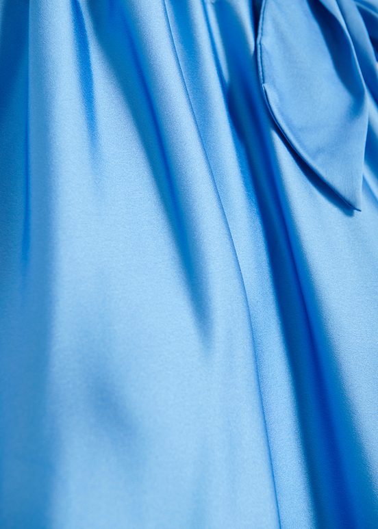 Robe maxi bleue à encolure américaine