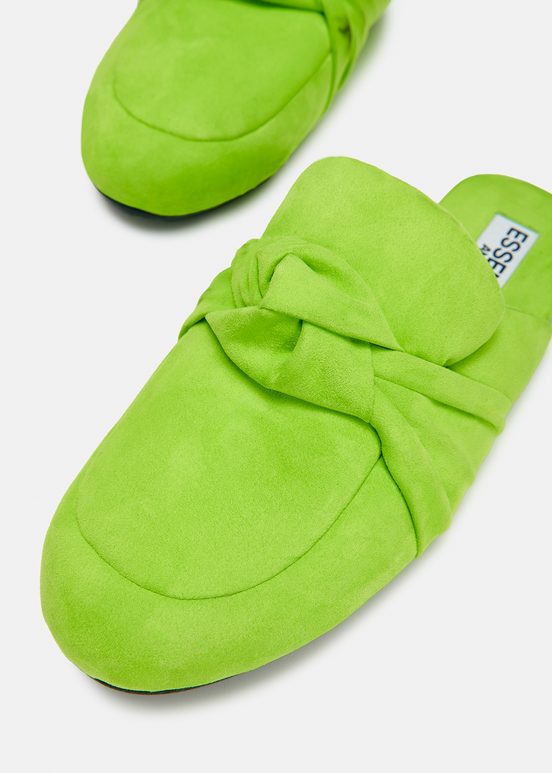 Chaussons verts en faux cuir suédé avec nœud