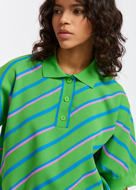 Polo en tricot vert, bleu et lilas  à rayures