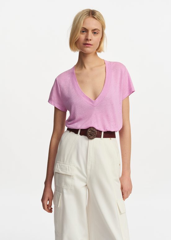 Light pink linen V-neck T-shirt