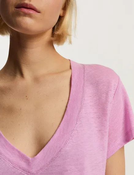 Light pink linen V-neck T-shirt