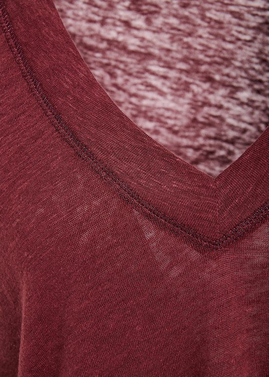 Burgundy linen V-neck T-shirt