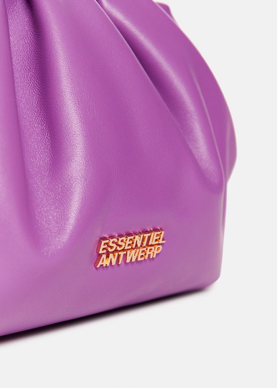 Violette Ledertasche