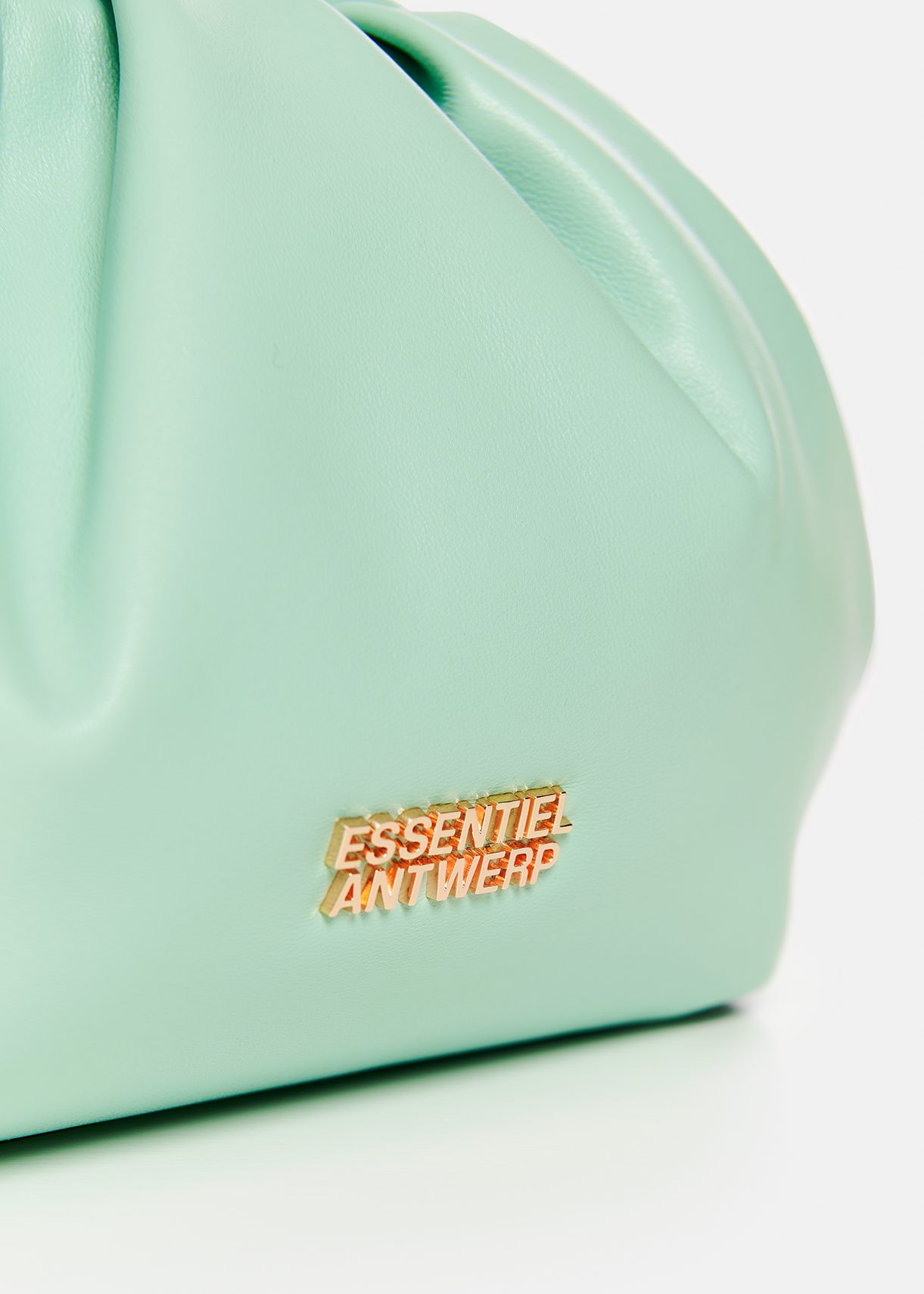 大流行中！ | pouch leather green Mint Essentiel States United Antwerp バッグ