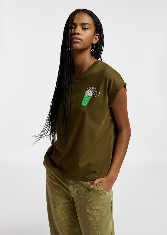 Khaki organic cotton T-shirt with popcorn embroidery