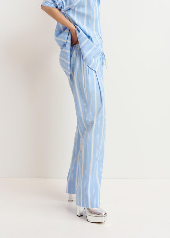 Pantalon en coton rayé bleu et blanc