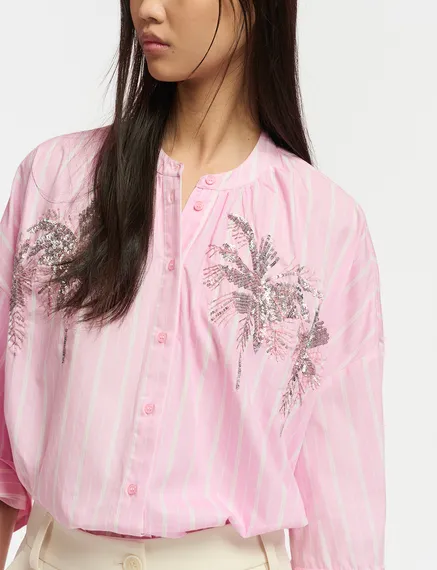 Chemise rayée rose clair et blanche à broderie