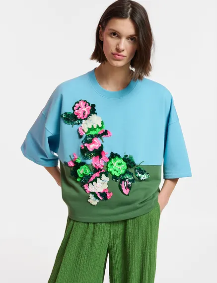 Blue and dark green short-sleeved sweatshirt with sequin embroideries