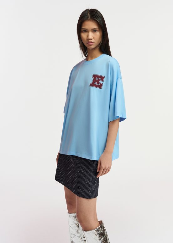 Blue organic cotton T-shirt with 'E' print