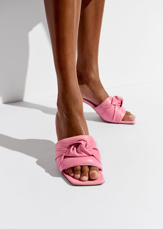 Mules en cuir rose clair avec nœud