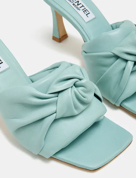 Light blue knot-detailed leather mules