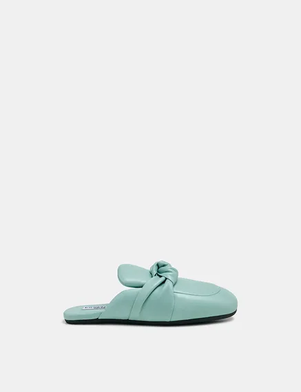 Light blue knot-detailed leather slippers