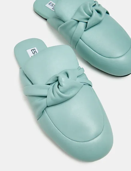 Light blue knot-detailed leather slippers