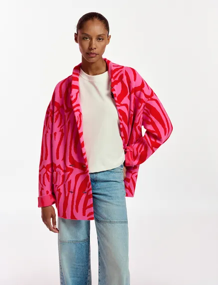 Roze en rode jas in zebra jacquard