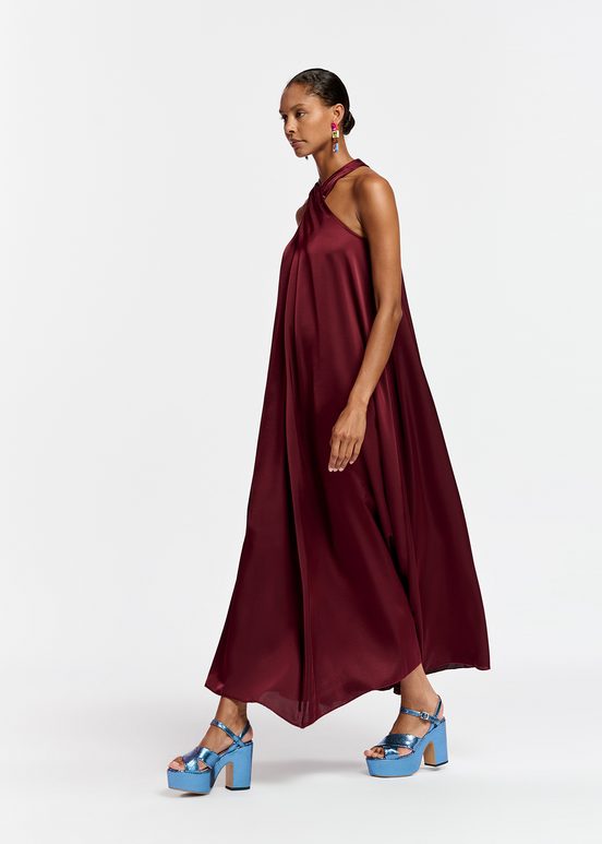 Robe maxi bordeaux à encolure américaine