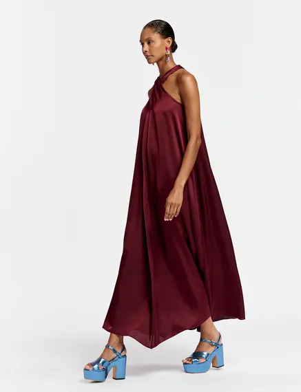 Robe maxi bordeaux à encolure américaine