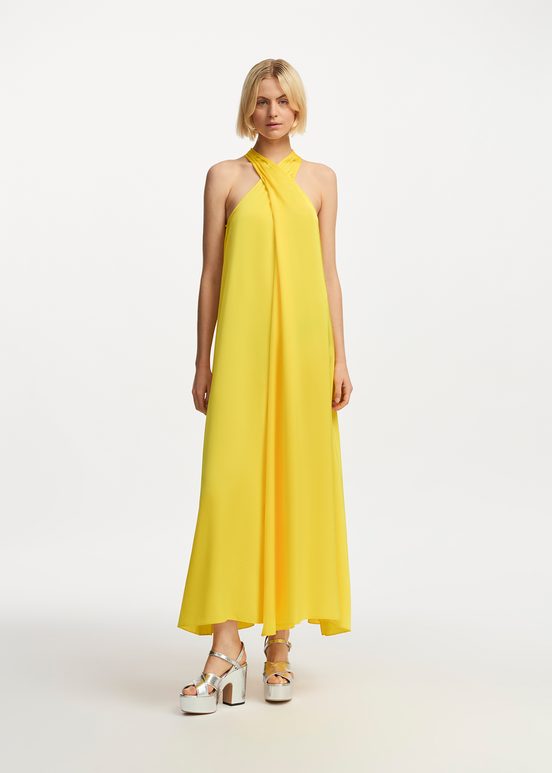 Robe maxi jaune à encolure américaine