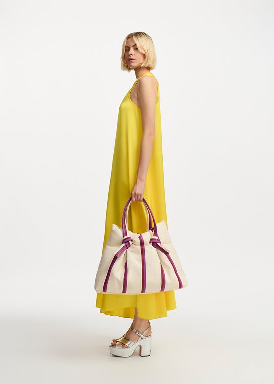 Robe maxi jaune à encolure américaine