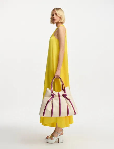 Robe maxi jaune à encolure américaine