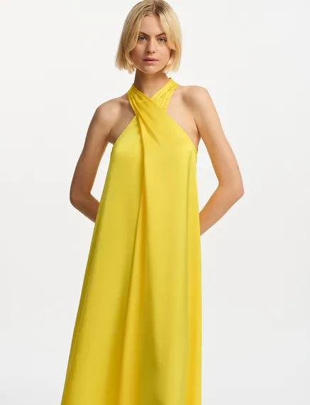 Robe maxi jaune à encolure américaine