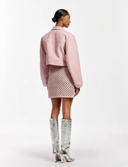 Courte veste en coton rose clair avec ornements