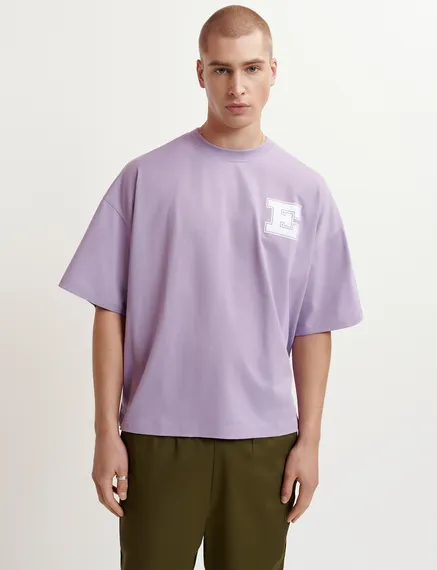 Lilac organic cotton T-shirt with 'E' print