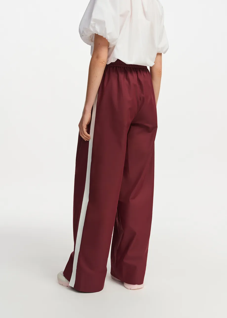 Bordeaux brede broek met witte strepen