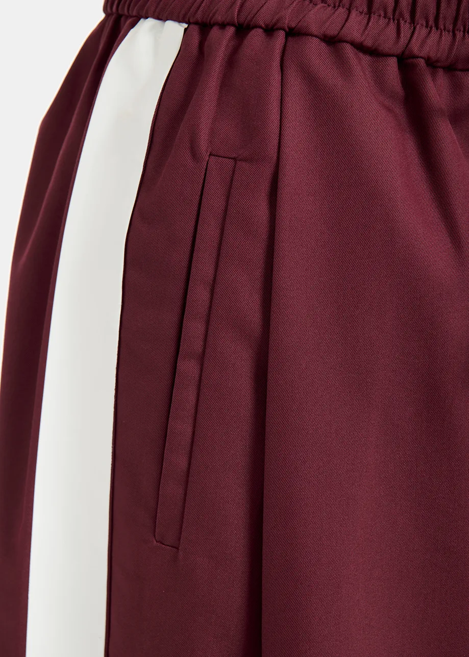 Bordeaux brede broek met witte strepen